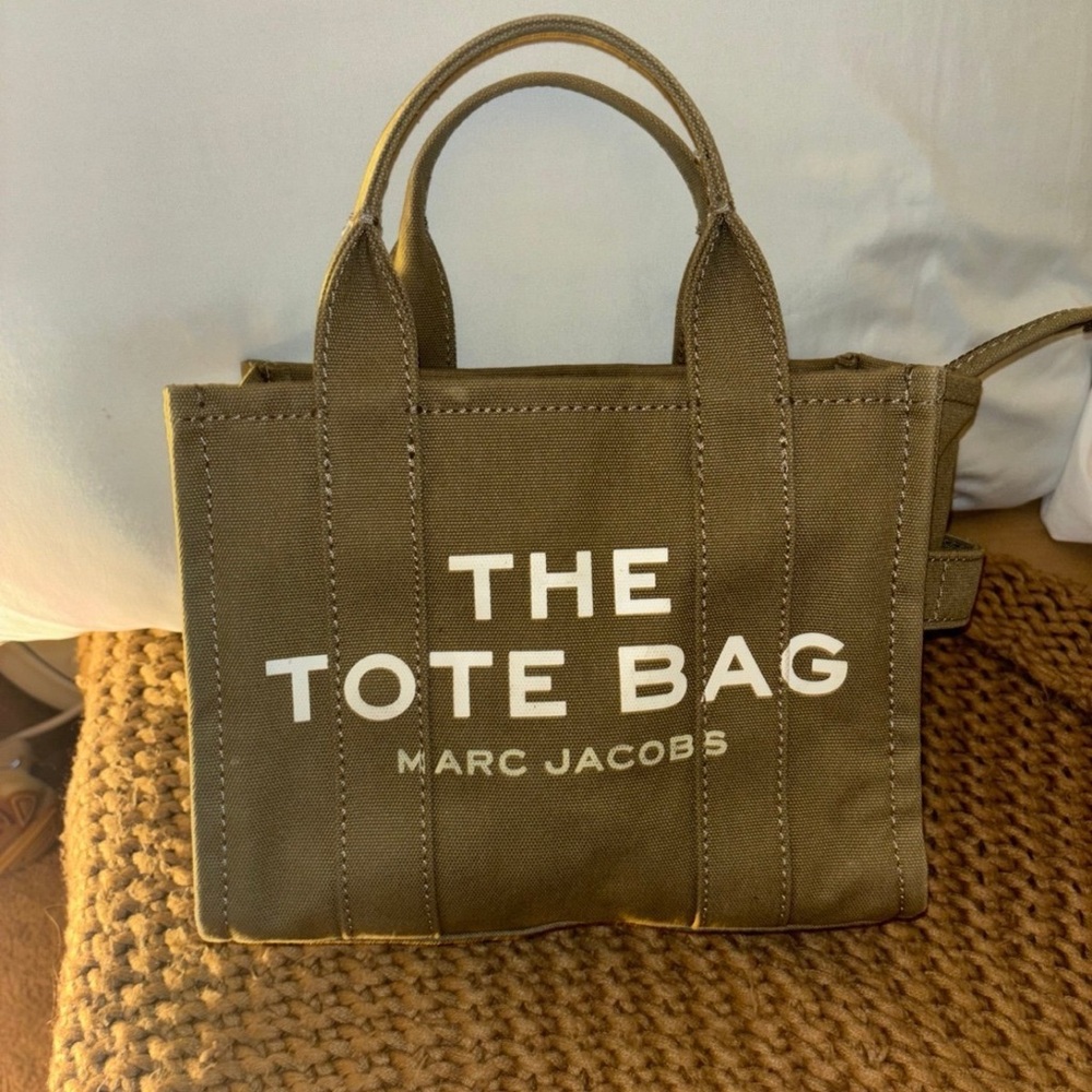 Small Marc Jacobs Tote Good condition, just too small for me